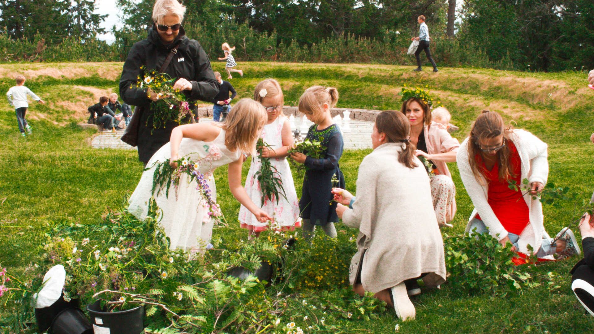 Midtsommerfeiring på Voksenåsen