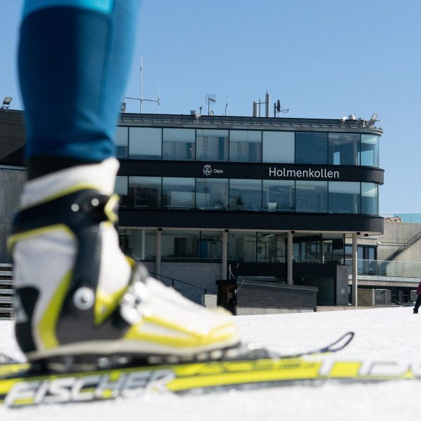 Langrennstøvler og ski